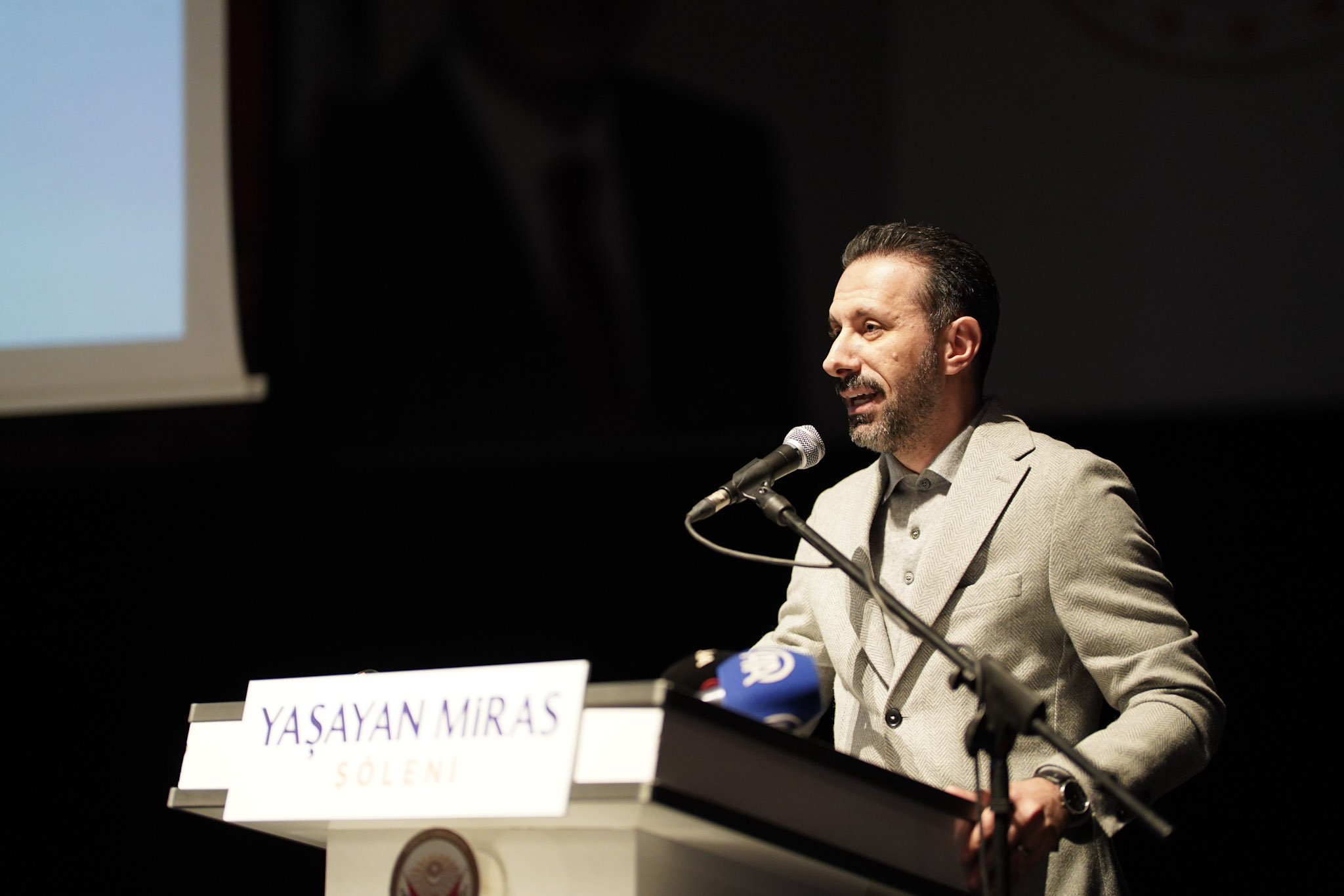 AYK06450.jpg